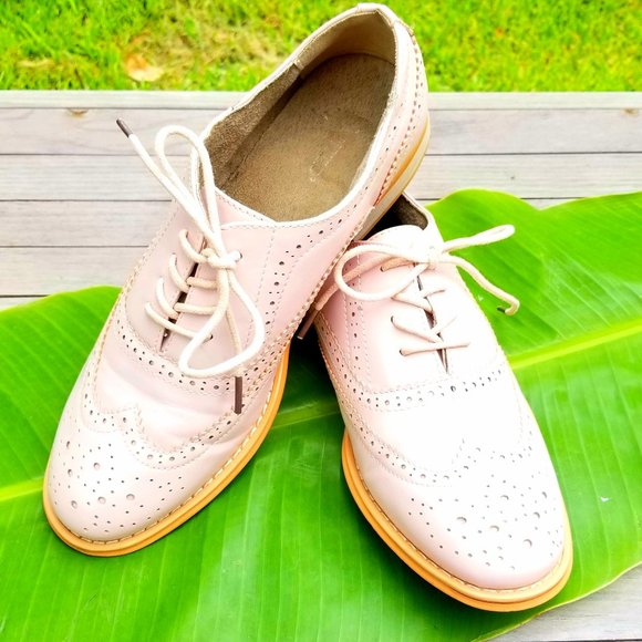 Wanted Shoes Women's Babe Almond Toe, Oxfords Pink - Picture 1 of 6